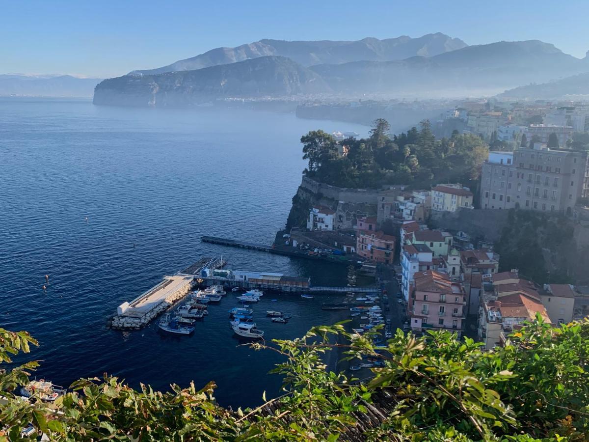 La Dimora Di Cornelia Aparthotel Sorrento Buitenkant foto