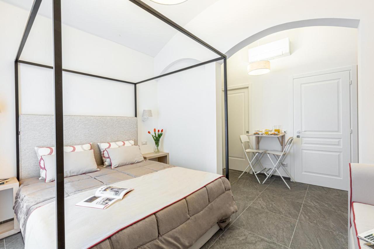 La Dimora Di Cornelia Aparthotel Sorrento Buitenkant foto